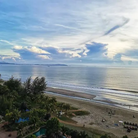Timurbay Seafront Holiday Pool & Seaview Kuantan Exterior photo
