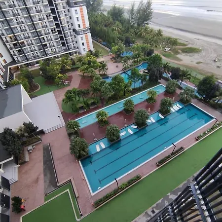 Timurbay Seafront Holiday Pool & Seaview Kuantan Exterior photo