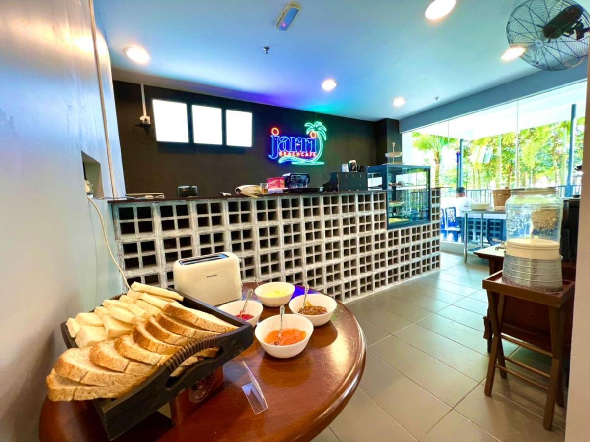 Timurbay Seafront Pool & Seaview Apartment